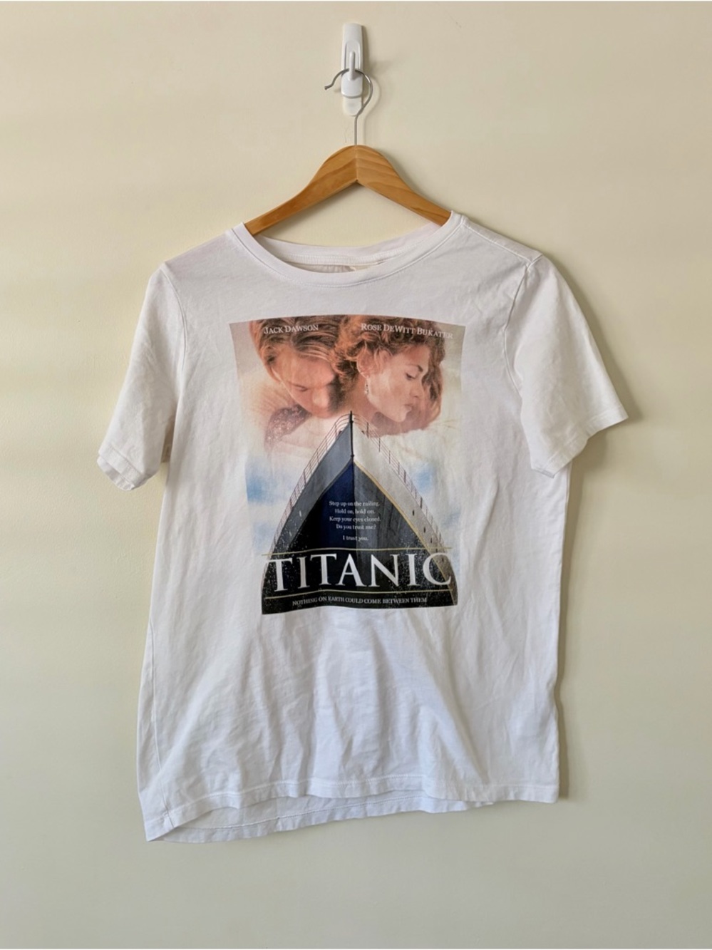 H&M White Titanic Graphic Crewneck Tee